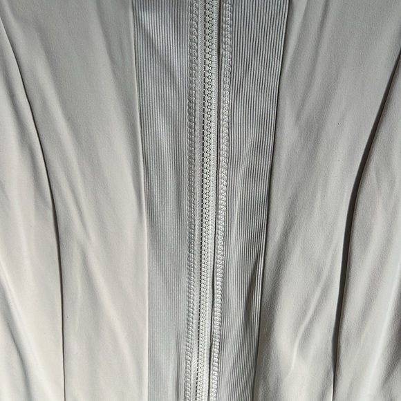 Varley Zip Up Jacket! - Picture 6 of 9